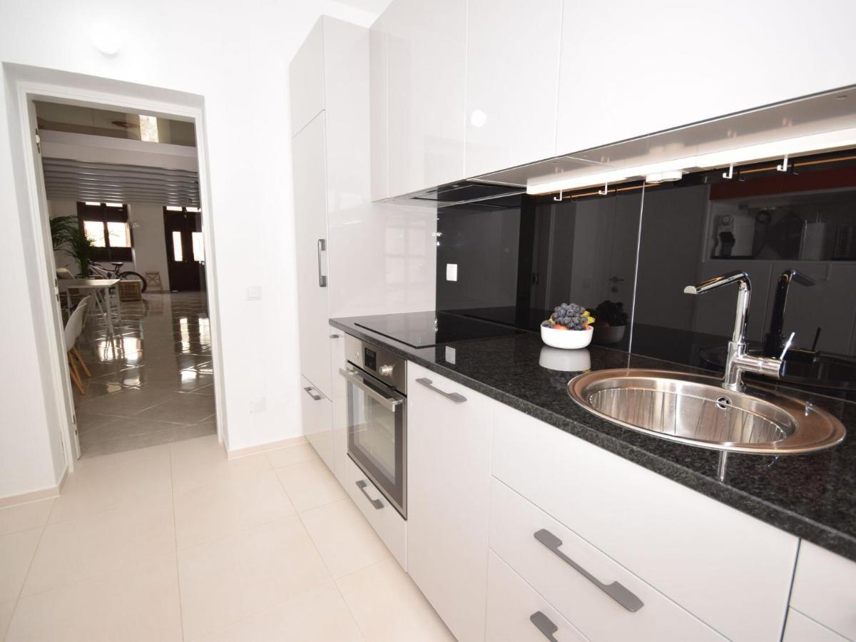 Modern Holiday Home In Olh O With Terrace Olhão Esterno foto